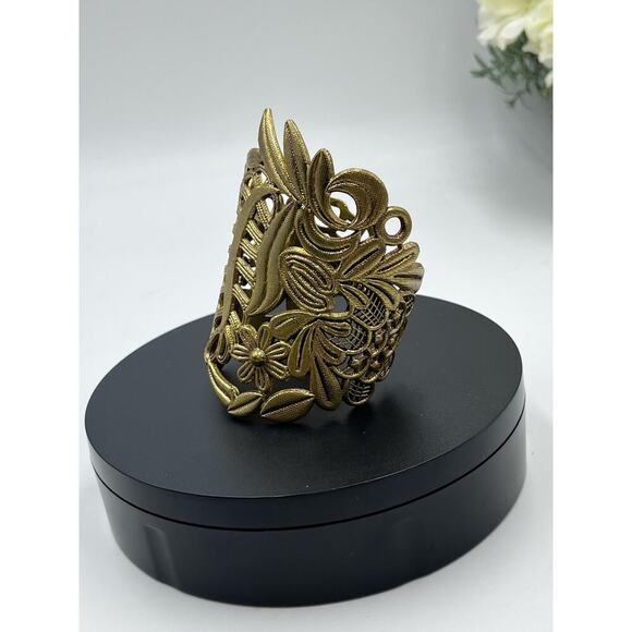 Large Filigree Ornate Lace Floral Leaf Gold Tone Wide Textured Cuff Bracelet - Picture 3 of 10